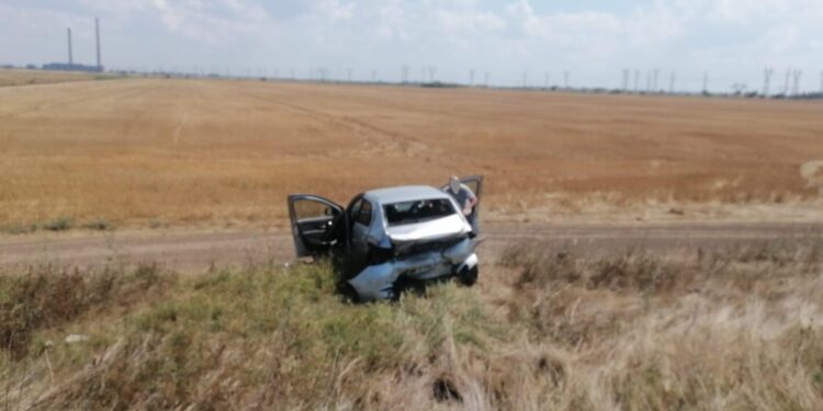 Accident cu 5 autovehicule implicate. Unul dintre ele a ajuns pe câmp