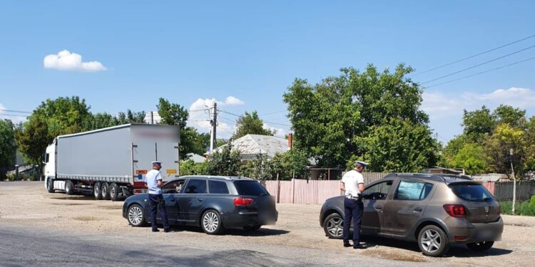 Acțiuni ale polițiștilor rutieri pe DJ211A și DJ212