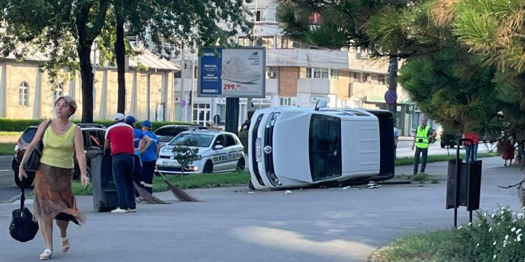 S-a răsturnat cu autoutilitara în Bariera Călărașilor