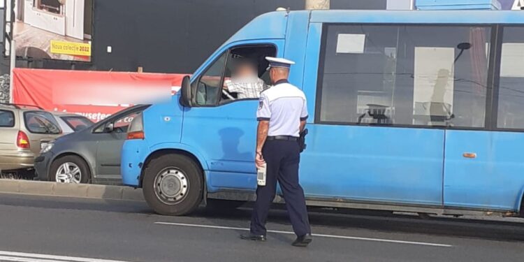 Acțiune a polițiștilor ce a vizat șoferii care efectuează transport de persoane
