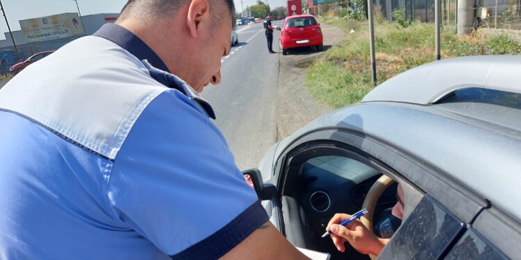 În weekendul trecut polițiștii au aplicat 483 de sancțiuni contravenționale, în valoare totală de 235.515 lei