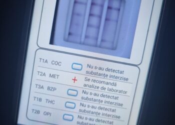 Șofer testat cu aparatul Drug Test, care a indicat prezența unor substanțe interzise