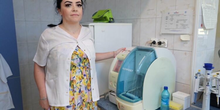 După ce a salvat sute de vieți, biochimistul brăilean Simona Enciu are acum nevoie de sprijinul nostru