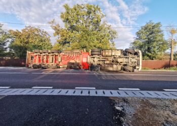 Video: Cisternă cu motorină răsturnată în comuna Bordei Verde