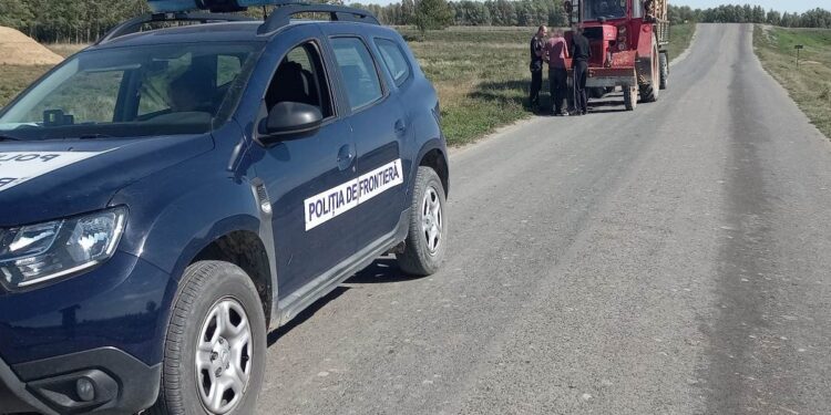 Brăilean cercetat de polițiștii de frontieră pentru conducerea fără permis a unui ansamblu rutier neînmatriculat