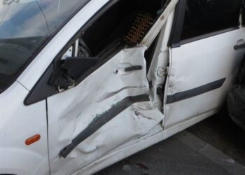 Accident pe Calea Călărașilor din cauza neasigurării la schimbarea direcției de mers