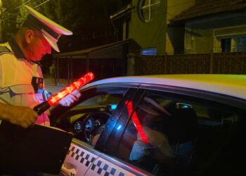 La miezul nopții circula cu mașina prin comuna Bărăganu având o alcoolemie de 0,80mg/l alcool pur în aerul expirat