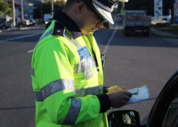 Polițiștii brăileni au reținut în vederea suspendării 13 permise de conducere