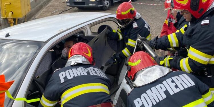 Exercițiu ISU și celelalte structuri cu atribuții, pe DE 584, în zona SC Setcar, cu tema accident rutier cu victime multiple
