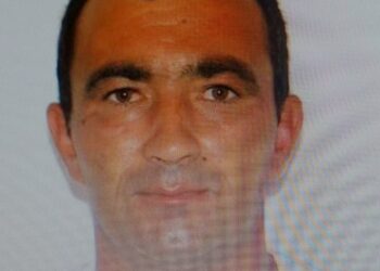 Bărbat de 45 de ani dat dispărut de la domiciliu de copilul său minor