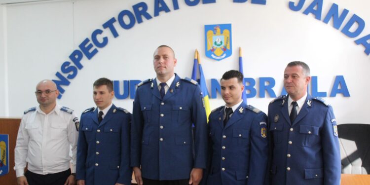 Cei trei jandarmi care au găsit-o pe fetița de la Corbeni au fost avansați în grad înainte de termen, în mod excepțional