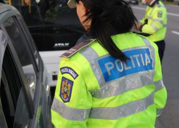 Video: Acțiune a polițiștilor de la Biroul rutier. Șofer pe microbuz de transport persoane, depistat sub influența alcoolului la volan