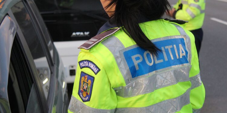 Video: Acțiune a polițiștilor de la Biroul rutier. Șofer pe microbuz de transport persoane, depistat sub influența alcoolului la volan