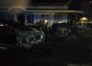 Autoturisme incendiate într-o parcare din cartierul Radu Negru