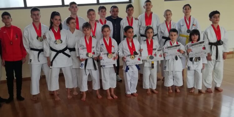 Clubul de karate Marțial Budo Brăila a beneficiat de indemnizația de parlamentar a deputatului Alexandru Popa aferentă lunii octombrie