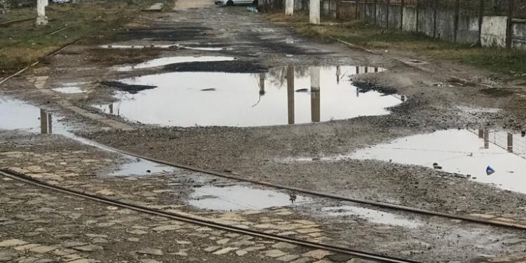 Cătălin Canciu: ”Sunt multe străzi în Brăila care suferă de indiferenţa administraţiei Dragomir. Iar ne aşteaptă o iarnă în care vom circula prin gropi, bălţi şi mocirlă”