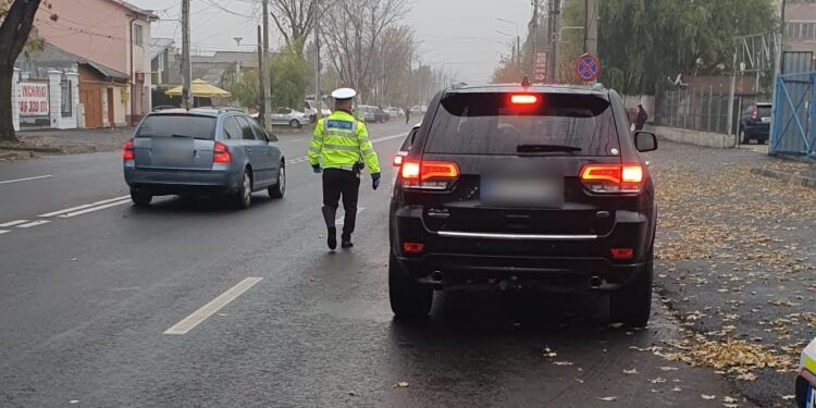 Patru sancțiuni aplicate de polițiștii rutieri pentru neacordarea priorității de trecere pietonilor
