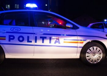 Un brăilean s-a oprit cu mașina în tramvaiul aflat în stație