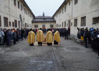 Moaștele Sfântului Ierarh Nicolae, aduse la Penitenciarul Brăila și apoi la biserica „Sf. Nicolae“ din municipiul Brăila