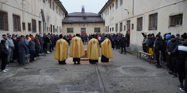 Moaștele Sfântului Ierarh Nicolae, aduse la Penitenciarul Brăila și apoi la biserica „Sf. Nicolae“ din municipiul Brăila