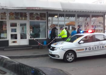 Om al străzii găsit decedat pe treptele unui magazin de la Piața Microhală