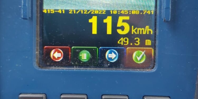 Polițiștii brăileni au folosit aparatele radar în sistem ”cascadă”. Așa au depistat un cetățean moldovean rulând cu 115 km/h în localitatea Lanurile
