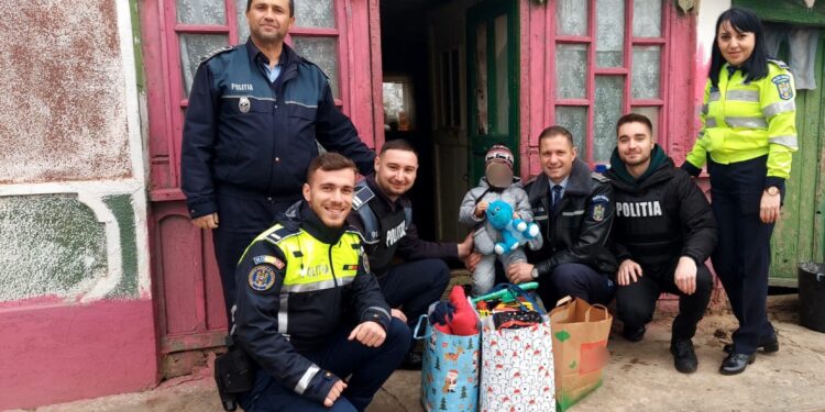 Polițiștii de la IPJ Brăila au mesagerii lui Moș Crăciun