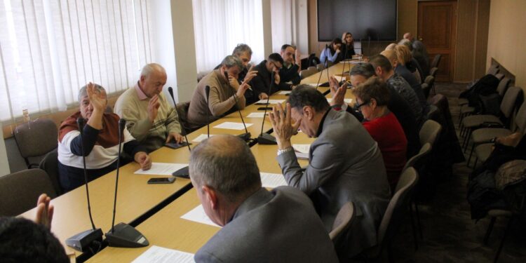 S-a aprobat modificarea cuantumului lunar al unei burse și a numărului acestora pentru elevii de la cursurile cu frecvenţă din unităţile de învăţământ preuniversitar de stat, pe anul 2022