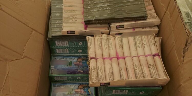 Polițiștii brăileni au confiscat 180 kg de articole pirotehnice