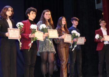 Foto: Elevii și profesorii medaliați la olimpiadele și concursurile școlare naționale și internaționale au fost premiați în cadrul Galei Excelenței în Educație