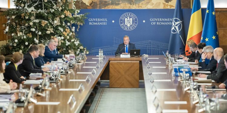 Guvernul a adoptat o OUG pentru măsurile aplicabile clienților finali din piaţa de energie electrică şi gaze naturale în perioada 1 aprilie 2022-31 martie 2023