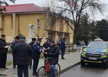 Acțiune a polițiștilor pentru informarea cetățenilor din Făurei, deținători de animale de companie