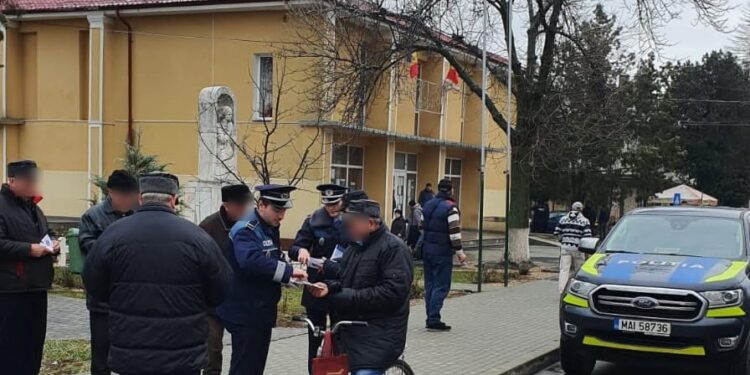 Acțiune a polițiștilor pentru informarea cetățenilor din Făurei, deținători de animale de companie