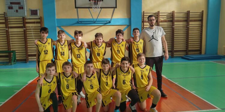 Trei victorii în trei meciuri pentru baschetbaliștii U13 de la Cuza Pirates Brăila