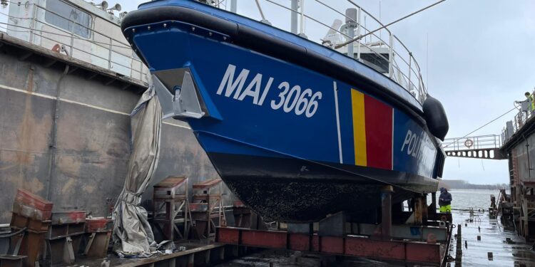 Misiune extremă a meșterilor de la Baza de Reparaţii Navale Brăila