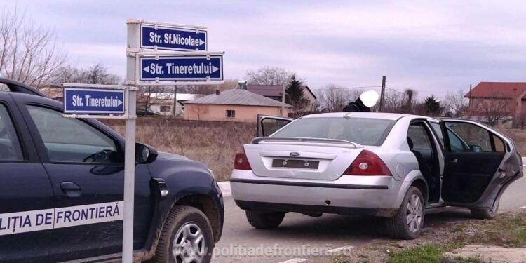 Un bărbat de 51 de ani, fără permis de conducere, depistat la volanul unui autoturism neînmatriculat