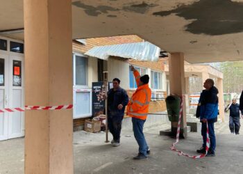 După lifturi, la Spitalul din Brăila cad grinzi