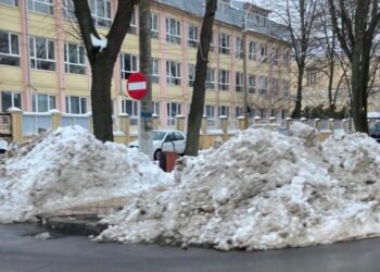 Cătălin Canciu, atac la deszăpezirea administrației Dragomir: La peste 120 de ore de când s-a oprit ninsoarea, cartierele din Brăila sunt în continuare acoperite de zăpadă