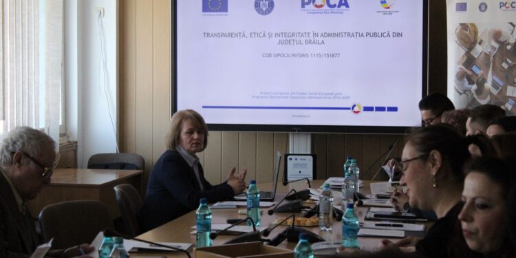 Funcționari din cadrul CJ Brăila și ai instituțiilor subordonate s-au instruit în domeniul transparenței, eticii și integrității în administrația publică