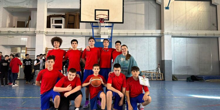 Echipa de baschet a Colegiului Național D. P. Perpessicius s-a clasat pe locul 3 la prima participare la ONSS – baschet băieți – nivel gimnazial, faza județeană