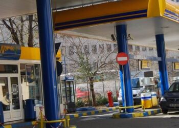 Jaf la benzinăria de la intrarea în stațiunea Lacu-Sărat