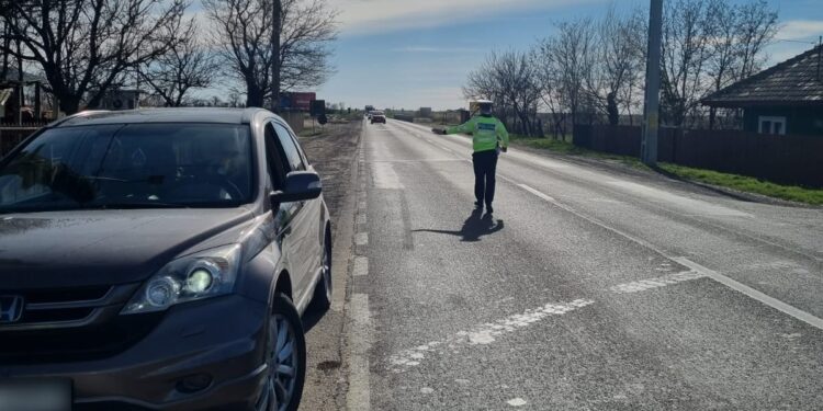 Polițiștii rutieri brăileni au depistat 129 de șoferi care au depășit viteza legală în timpul unei acțiuni cu aparatele radar instalate în cascadă