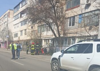O femeie de 72 de ani s-a aruncat de la etajul 4 al unui bloc din cartierul Vidin