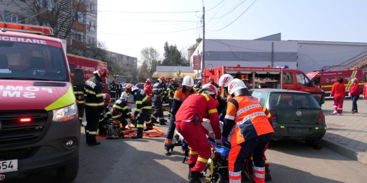 Intervenții în situații de urgență în zona Gării CFR Brăila în cadrul unui exercițiu desfășurat de ISU Dunărea Brăila