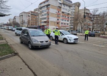 Polițiștii brăileni s-au înarmat cu flori și le-au atacat pe participantele la trafic