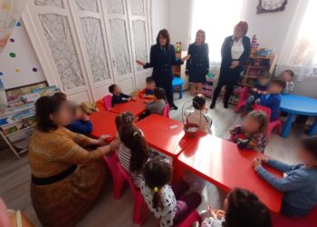 Activități creative și de informare pentru a marca începutul de primăvară, într-o atmosferă a nonviolenței în școli