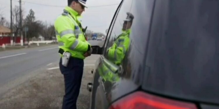 Video: Acțiune de amploare desfășurată de polițiștii rutieri. Au fost aplicate 571 de sancțiuni contravenționale și au fost reținute 21 de permise de conducere
