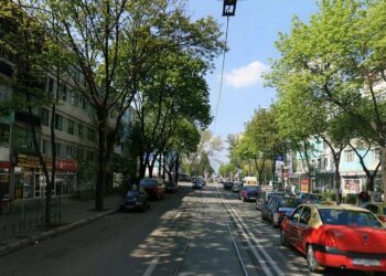 După lungi așteptări, luni, 10 aprilie, încep lucrările de modernizare pe Calea Galați, tronsonul cuprins între Bd. Independenței și Bd. Dorobanților