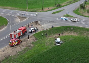 Accident la intersecție DN 2B cu DJ203. Trei persoane rănite, dar care au refuzat transportul la spital