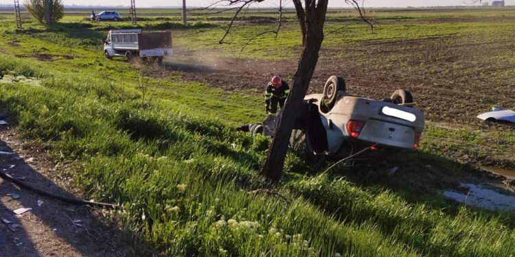 Brăilean de 60 de ani rănit grav după o coliziune cu alt autoturism, pe DN2B, în județul Buzău